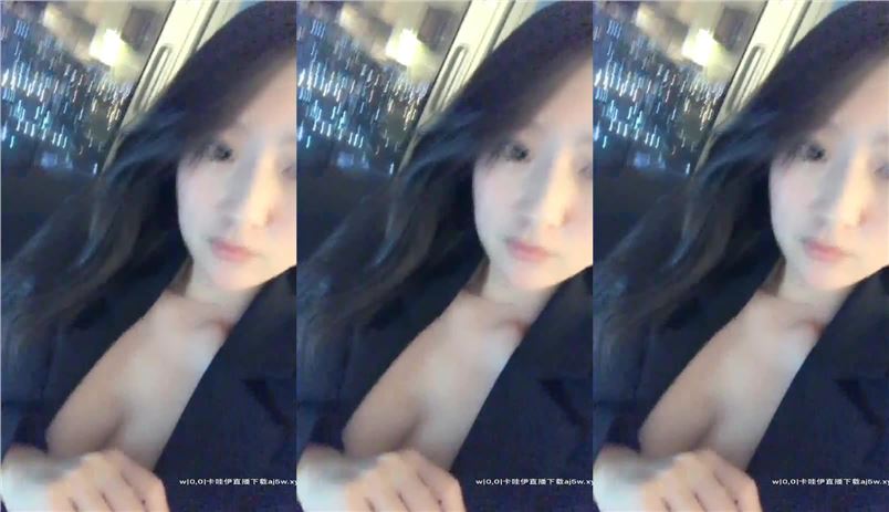 移民美国的拉斯维加斯的河南气质美女（ LA小猫咪）和有钱炮友自拍粉丝互动对白很有趣