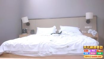 清纯巨乳美少女，被后入猛怼受不了操的大汗淋漓