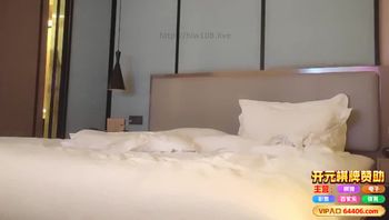 约操清纯大奶女神，恋爱般的感觉