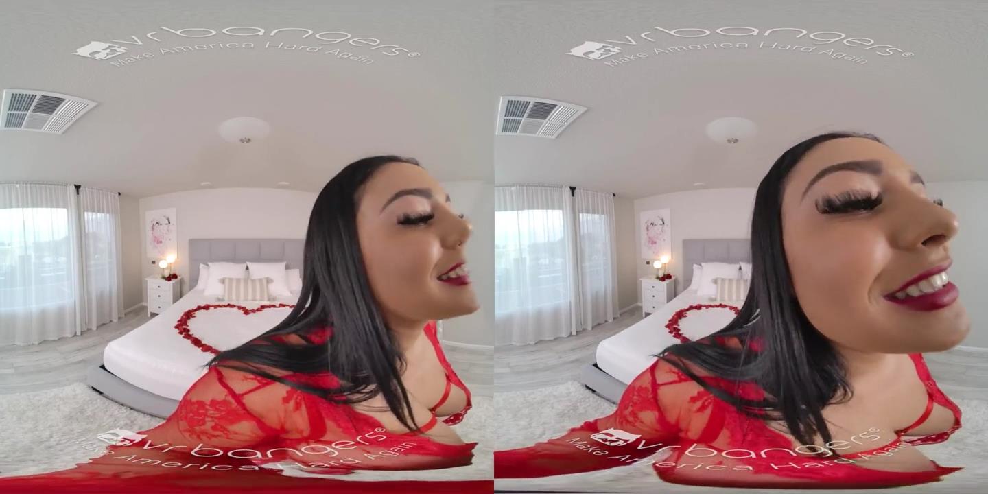 VR BANGERS情人节特别节目与曲线优美